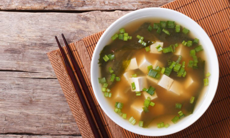 Hranjiva i ljekovita miso supa